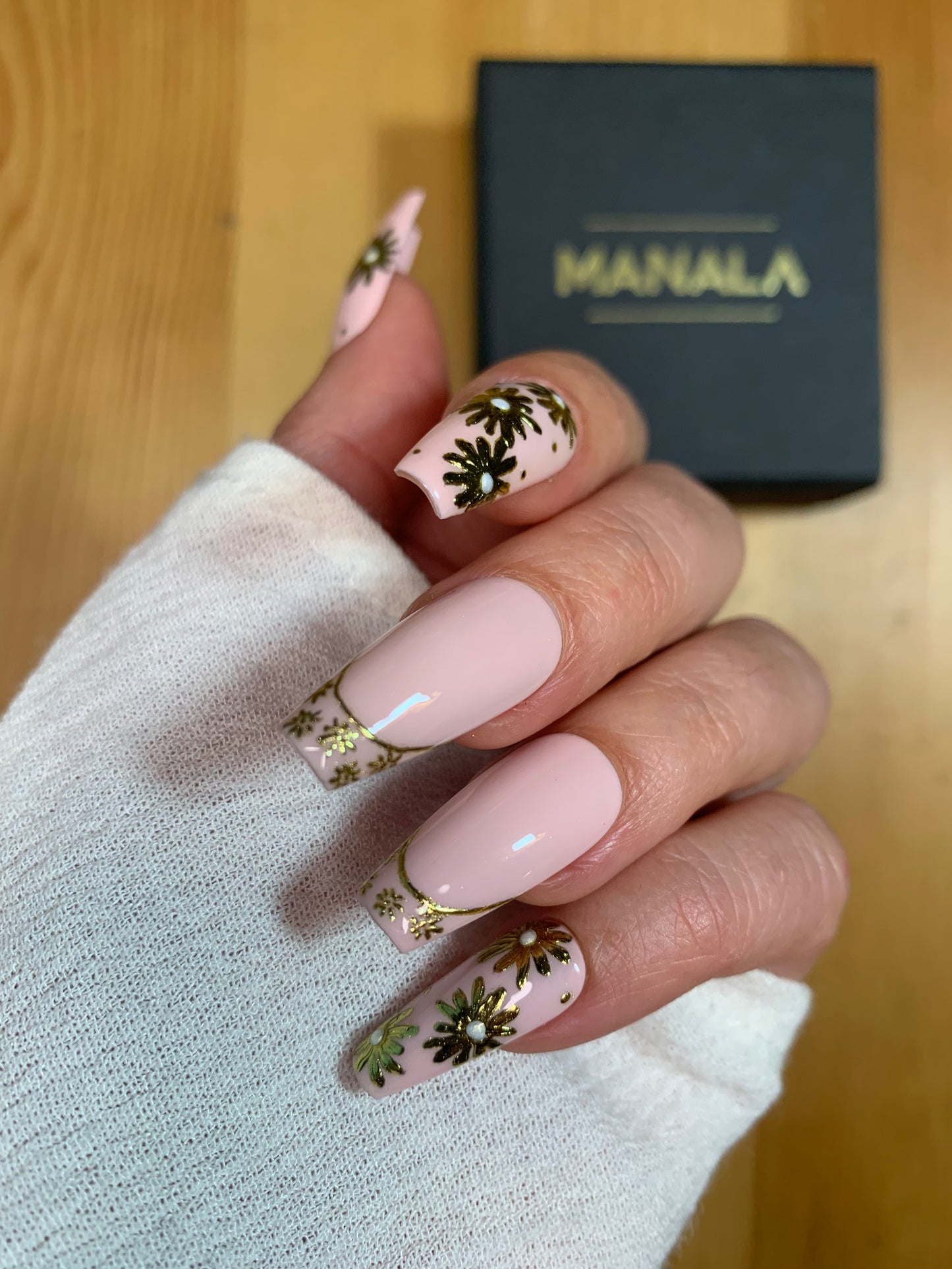 Printemps d'or - Ongles press on faits main